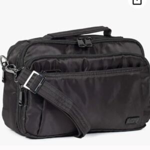 Lug Scoop Small Crossbody Bag w/RFID Black